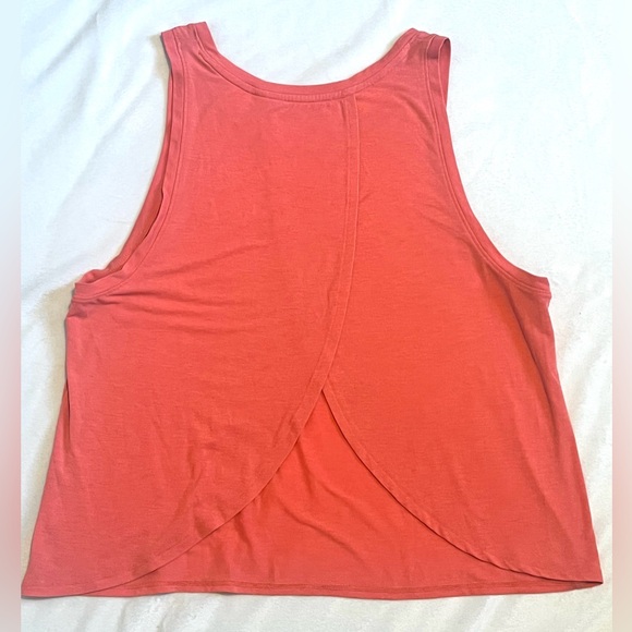 GapFit Breathe Women’s Open Back Orange Tank Top Lightweight Breathable Sz Med - Picture 9 of 14